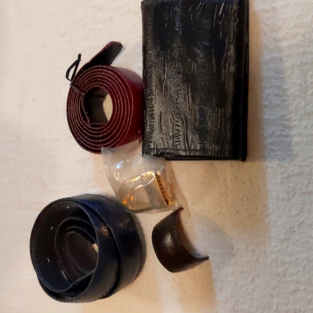 Belt and wallet set.
